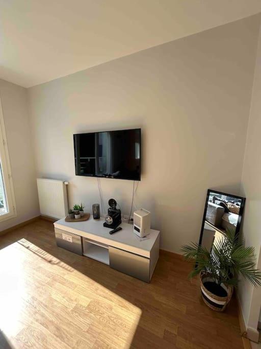 Duplex Lumineux Tout Equipe/Rer D/Balcon/Parking Corbeil-Essonnes Exterior foto